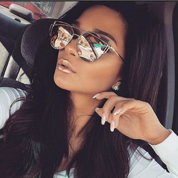 ❗SALE❗HP||🌟Fab Flat Lense Mirror Cat Eye Sunnies - Picture 8 of 8